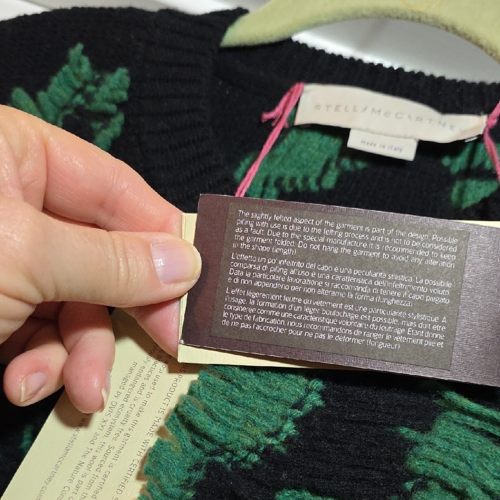 Stella McCartney Black and Green Crewneck Sweater - Picture 6 of 13